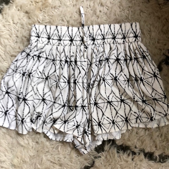 Printed shorts - Picture 4 of 5